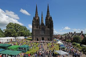 lichfield-festival-busy-with-people-and-cathedral-in-the-background