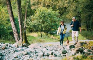 couple-walking-in-the-lake-district-the-ullswater-way